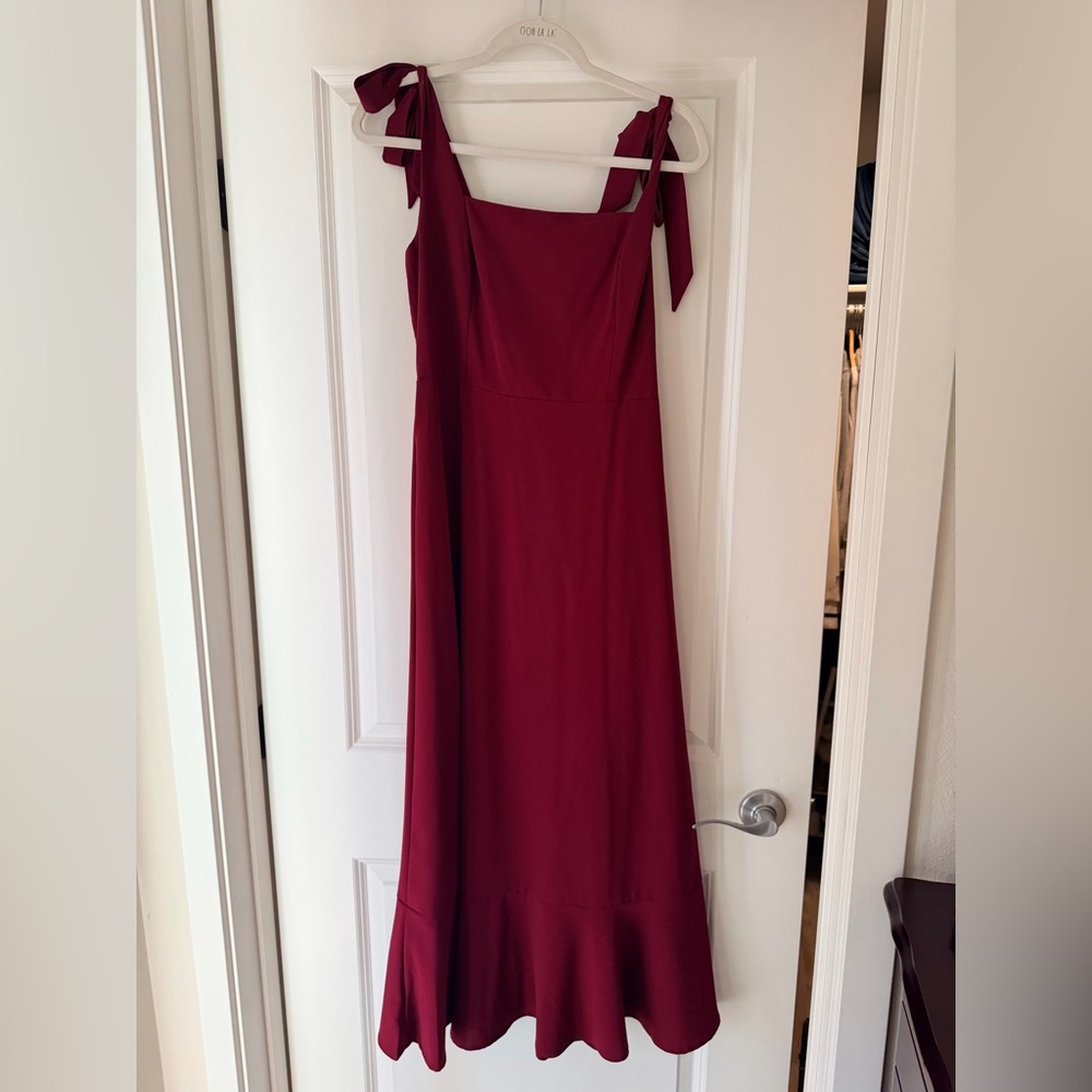 Elegant Burgundy Sleeveless Dress